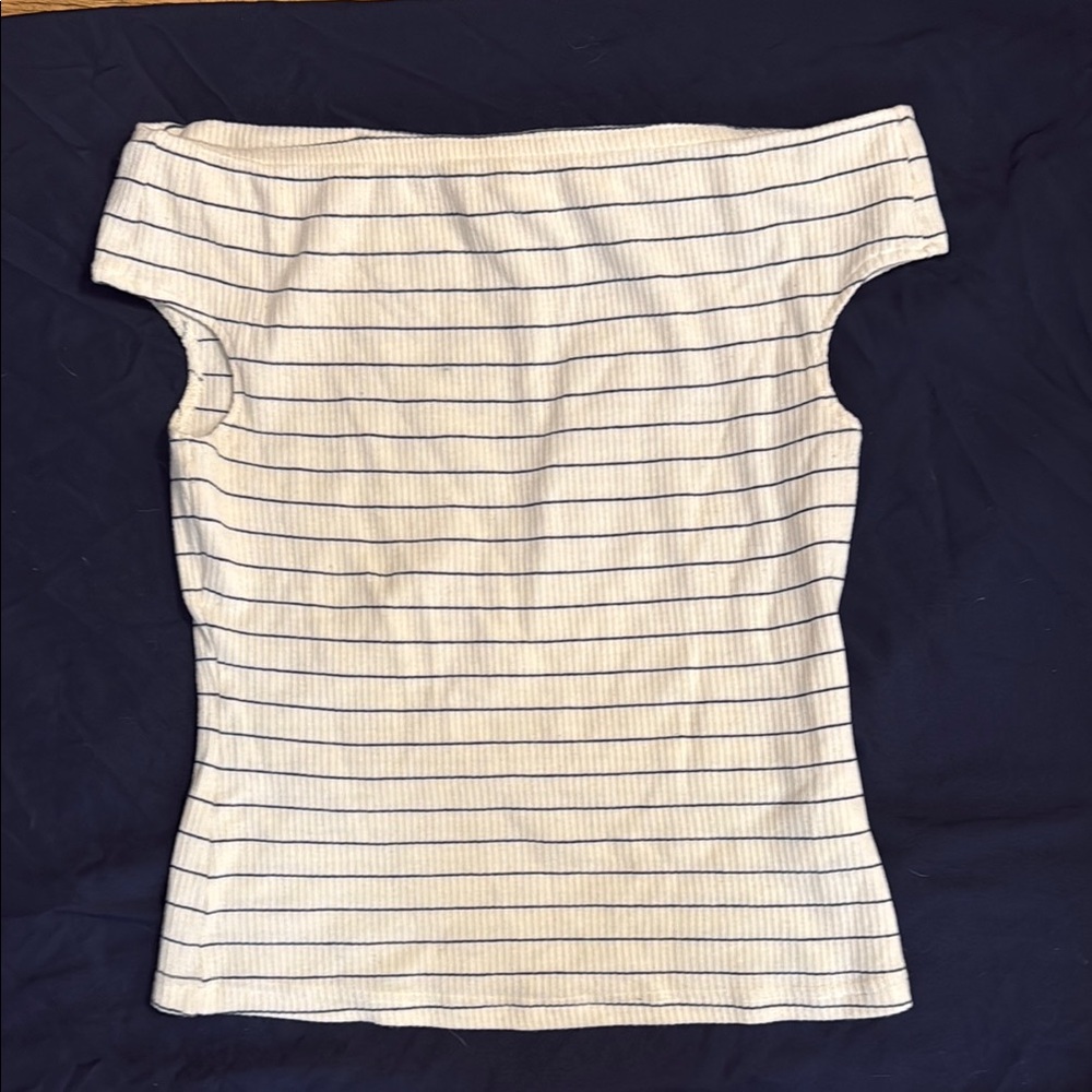 H&M Cream Fitted Cap Sleeve Blouse